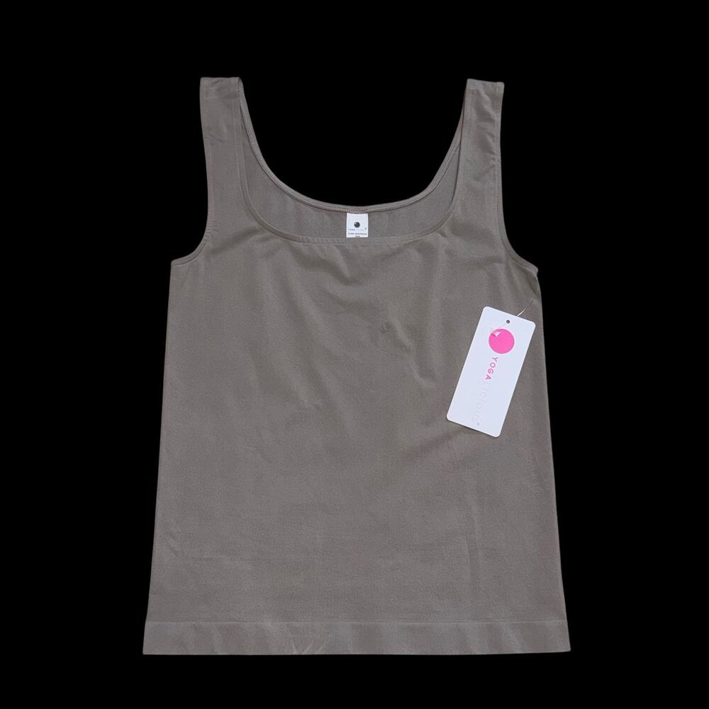 Yogalicious 2 Pack Taupe and Beige Women's Sleeveless Scoop Neck Tank Size /M - Picture 2 of 7